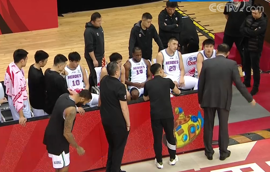 开云官网-关于赛后山东男篮强势反弹:社区盾节点到来,管理层满意,轮换策略成焦点的信息