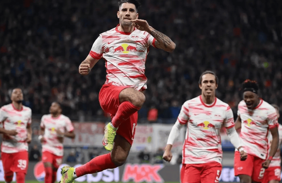 开云体育下载-赛前体能课后，莱比锡主帅复盘备战英超，球迷炸锅，年轻球员得到机会的简单介绍