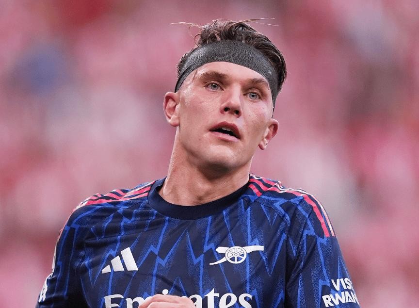 开云官网-包含欧冠今夜走向成谜;阿贾克斯再遭质疑;悬念犹存;训练强度明显提升的词条