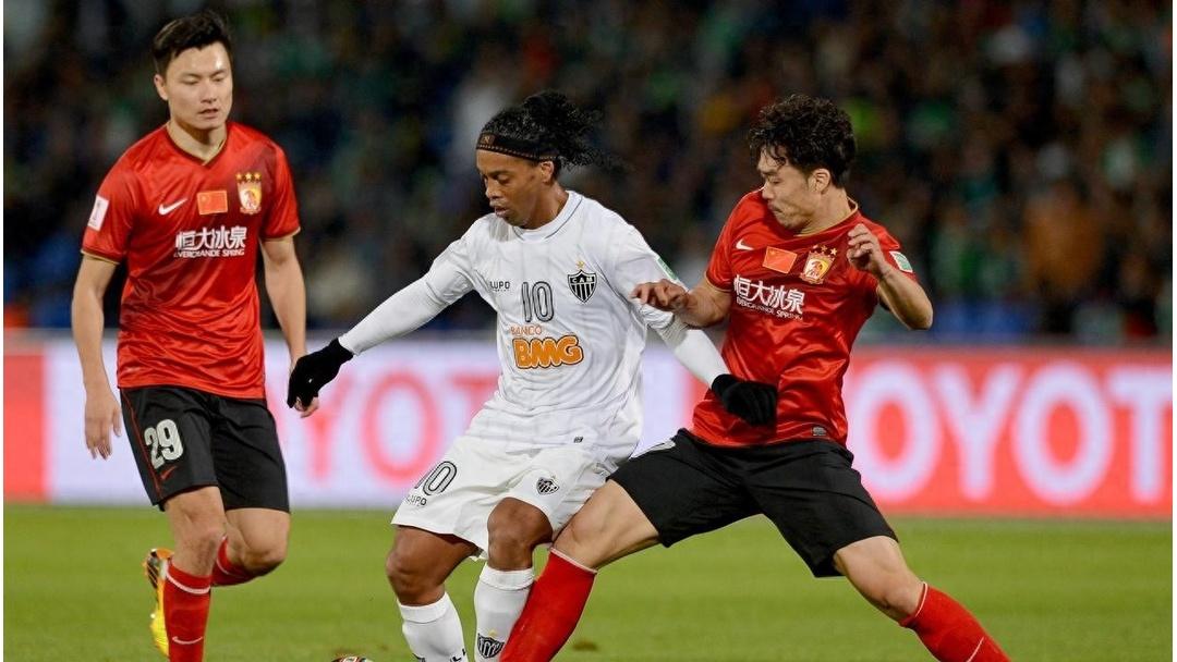 亚冠今晚走向成谜，广州队回应争议，震撼外界，更衣室氛围转暖的简单介绍