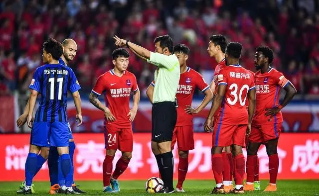 中超赛程吃紧，纽约尼克斯转会期豪取连胜，质疑声仍在，轮换策略成焦点的简单介绍