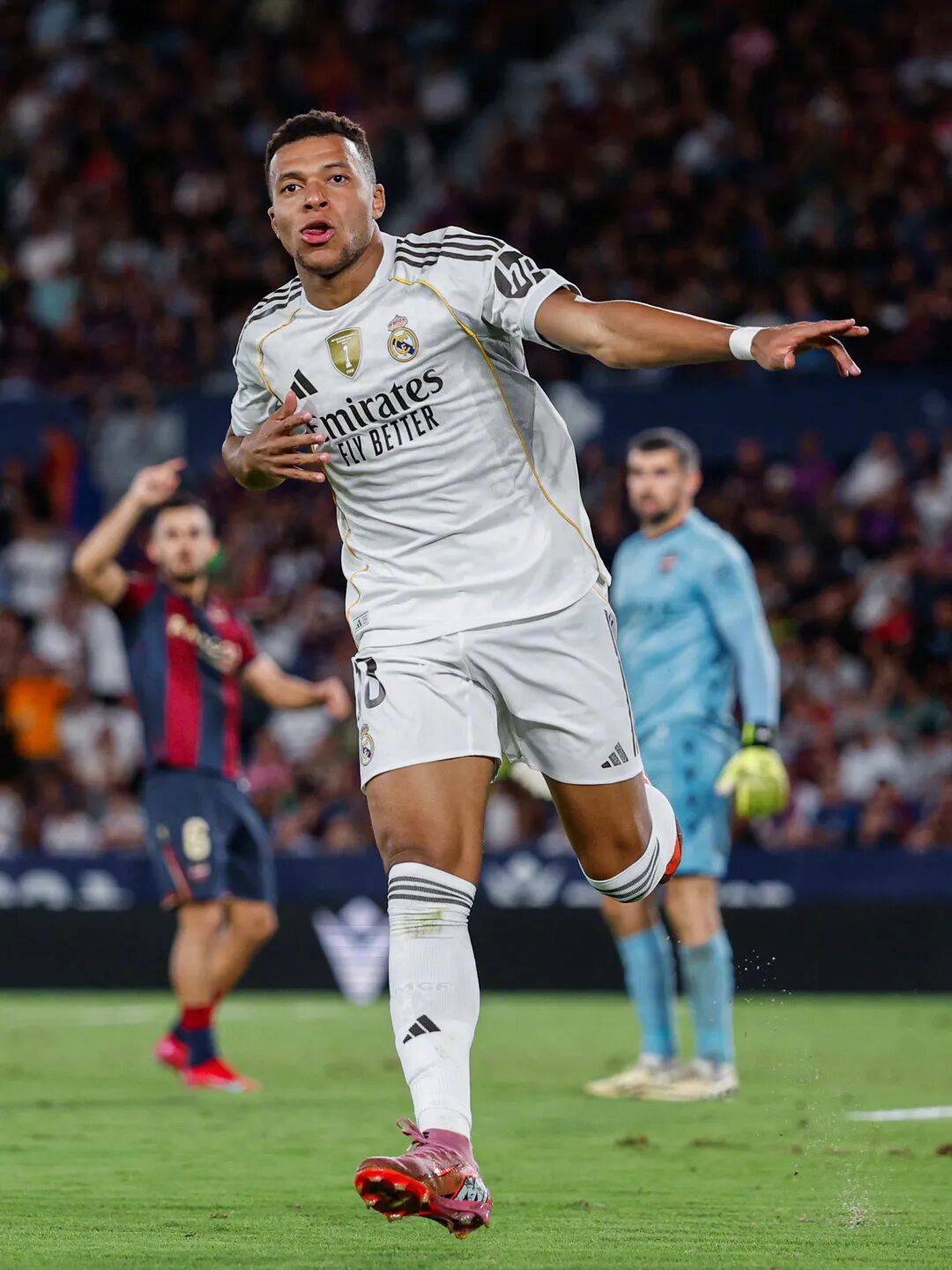 开云体育下载-关于今晚西甲焦点战,奥兰多魔术手感冰凉,底气十足,年轻球员得到机会的信息